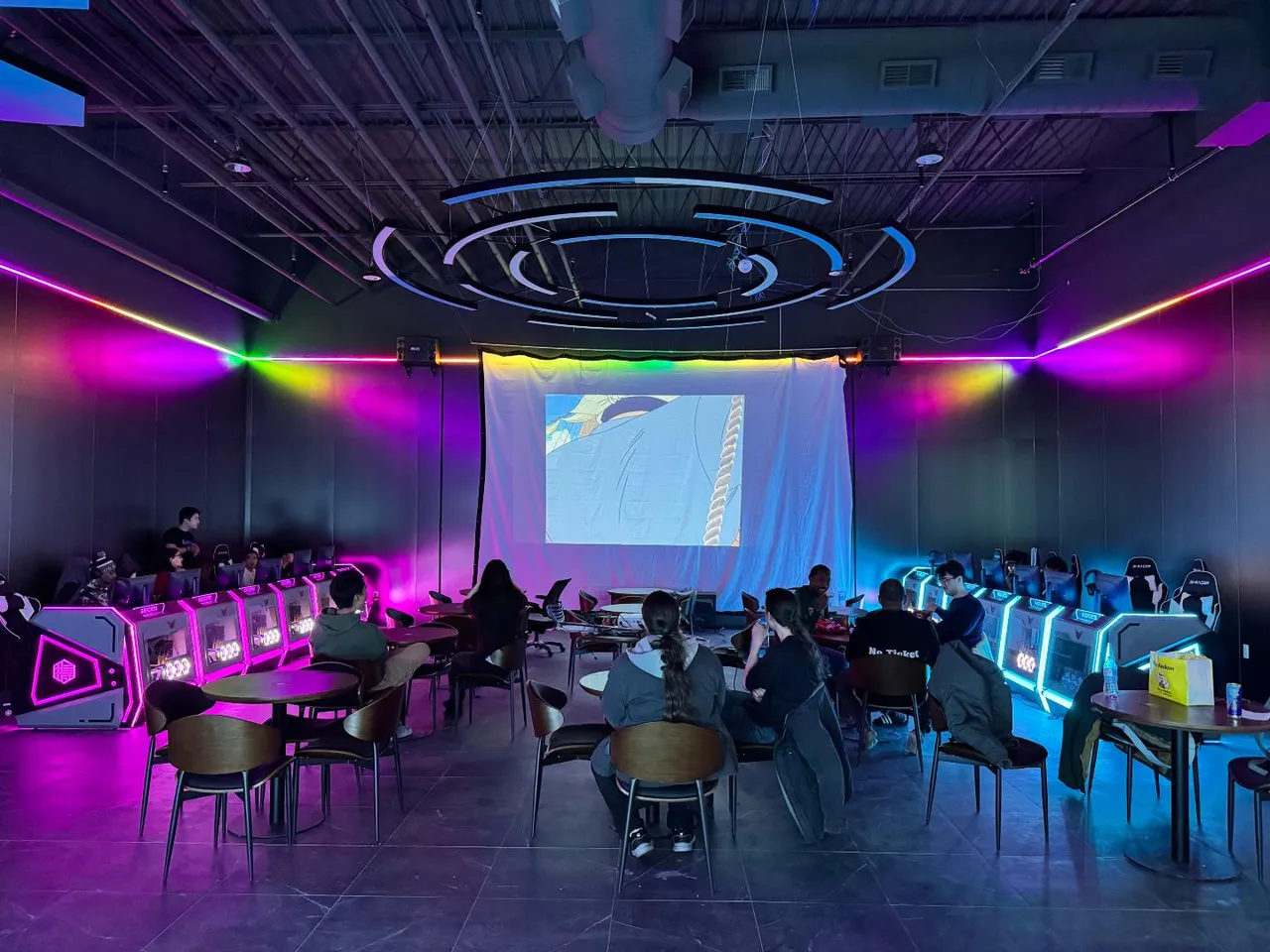 PC gaming stations at GottaGacha